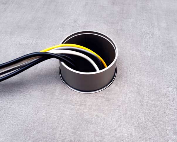 Floor socket type Super68 with stainless steel cable dome