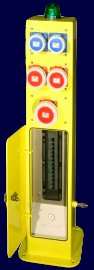 Energiezuil buitenterrein gecoat met verdeler contactdozen signaal-lamp