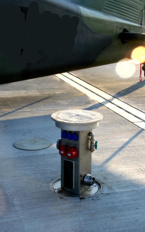 Ausfahr-Elektrant SE400 auf dem Flughafen Friedrichshafen