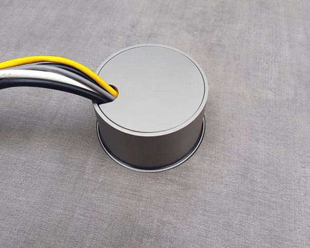 Bodensteckdose mit Dom und Deckel mit Leitungsauslass